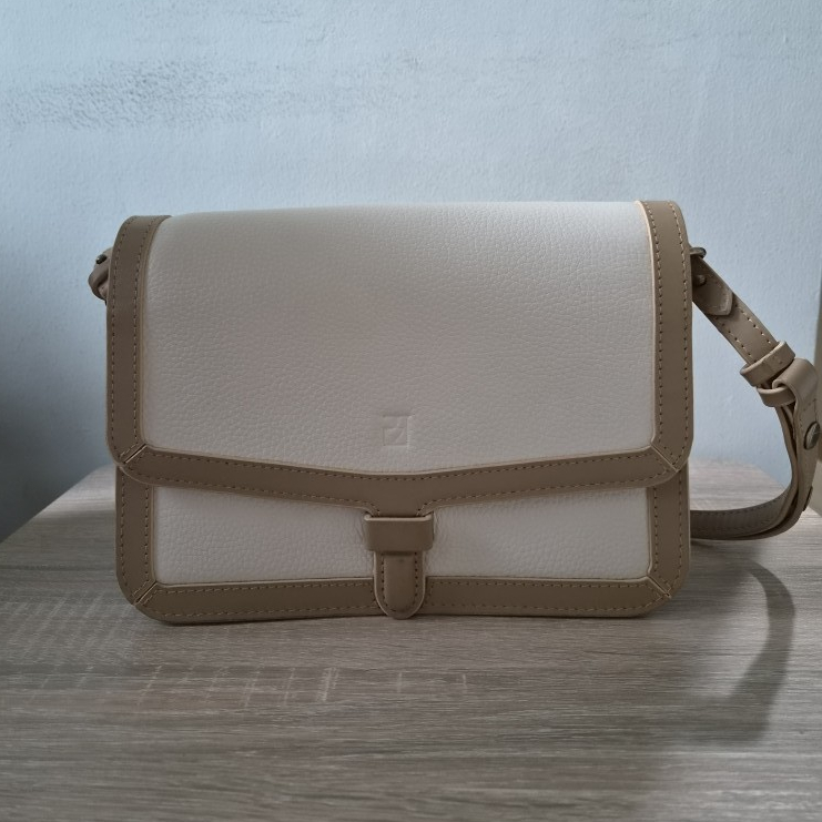Purotti Collin (Preloved)
