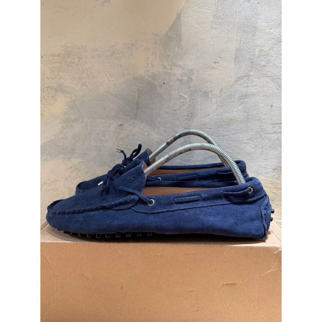 Sepatu Tods