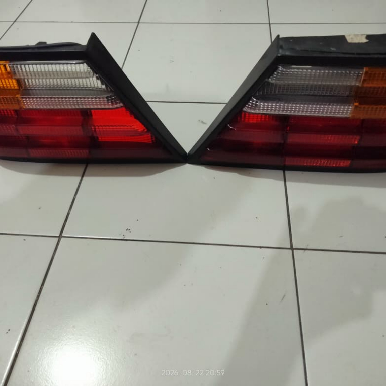 Stop Lamp / Lampu Belakang Mercedes-Benz W124 Boxer Original (Sepasang)