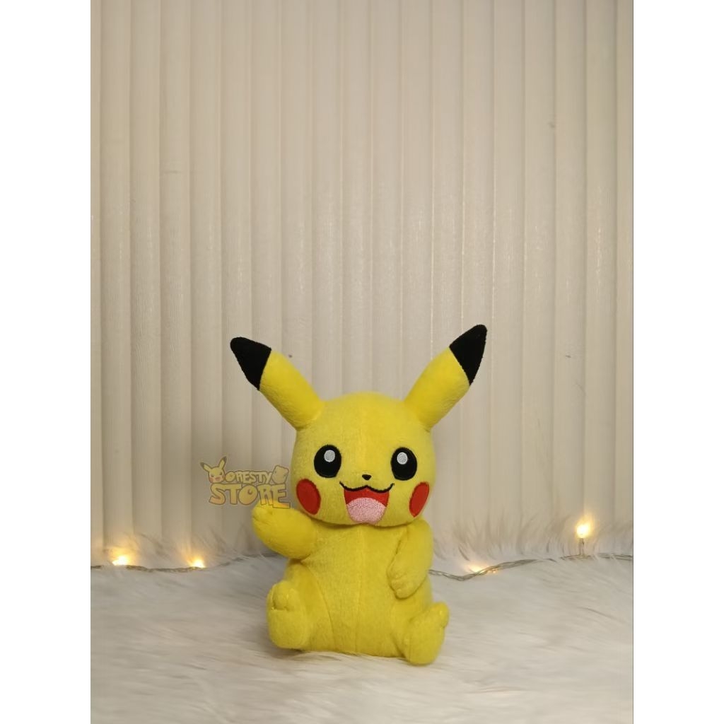 Boneka Pokemon Pikachu Waving - Tomy Pokemon
