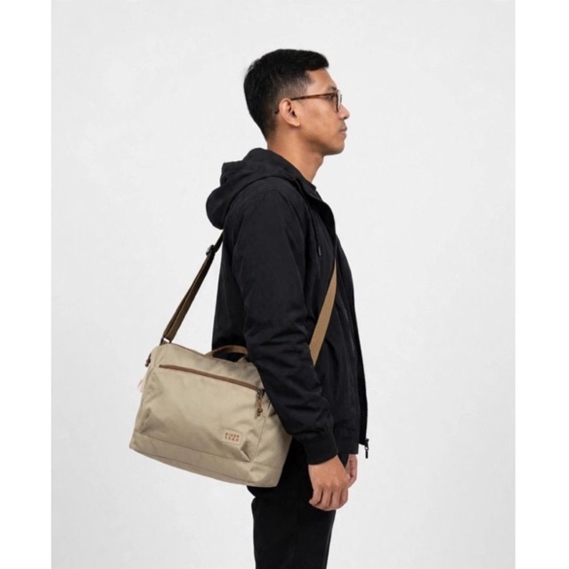Tas Laptop Selempang Eiger Pathway Shoulder Bag 12L Khaki