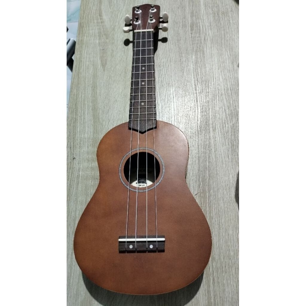 Ukulele 4 Senar Warna Cokelat