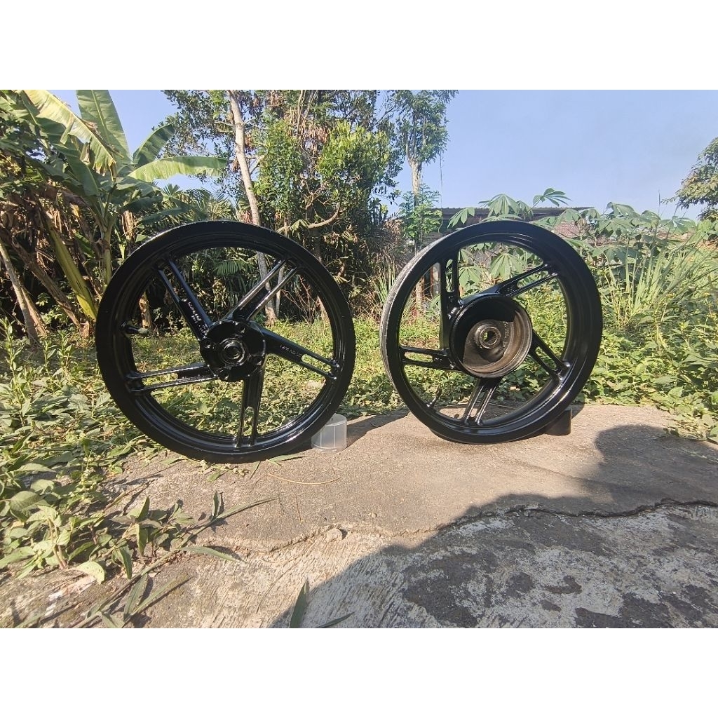 Set velg & ban pcx cbu pnp vario 125/150 pcx cbu