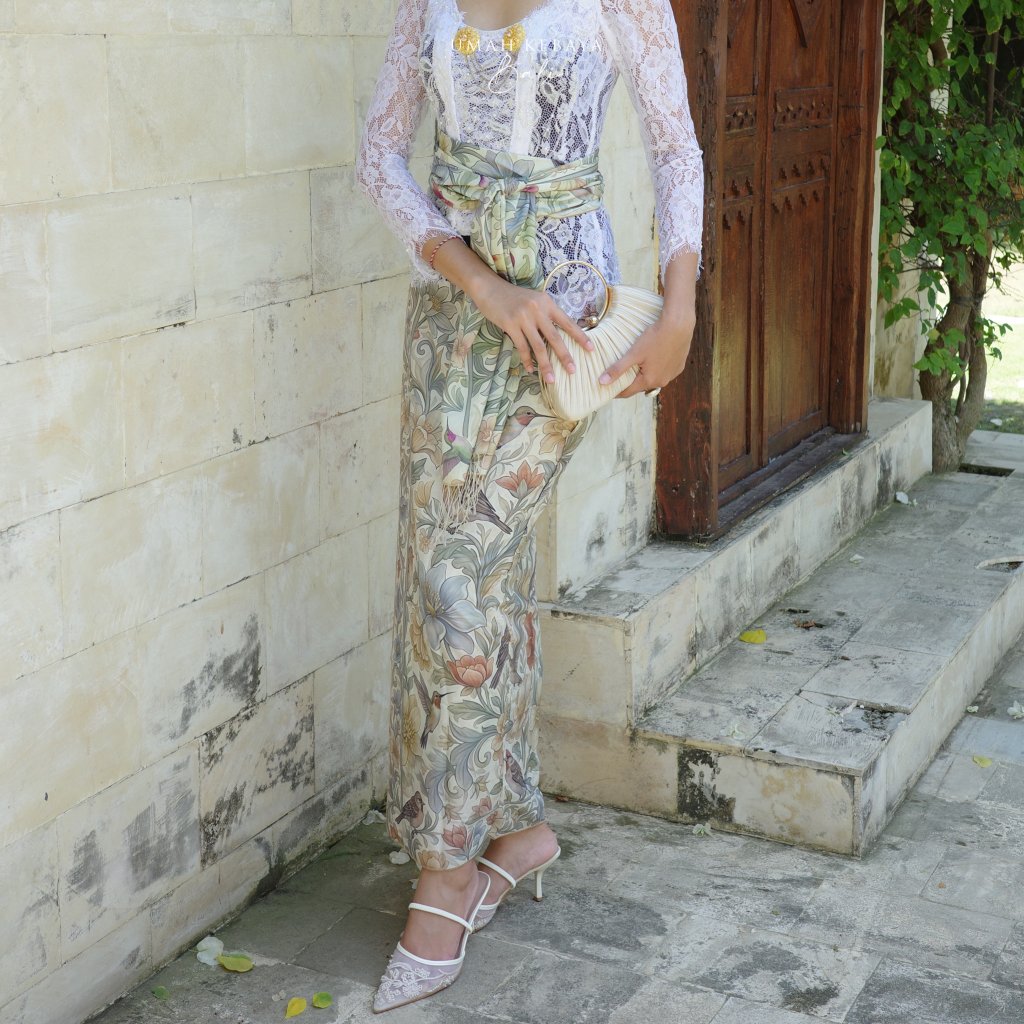 Umah Kebaya Bali | One Set Kamen Setengah Jadi Lukis Saravina Series