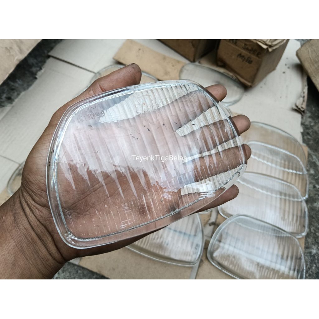 Kaca lampu depan vespa super sprint Siem original Nos