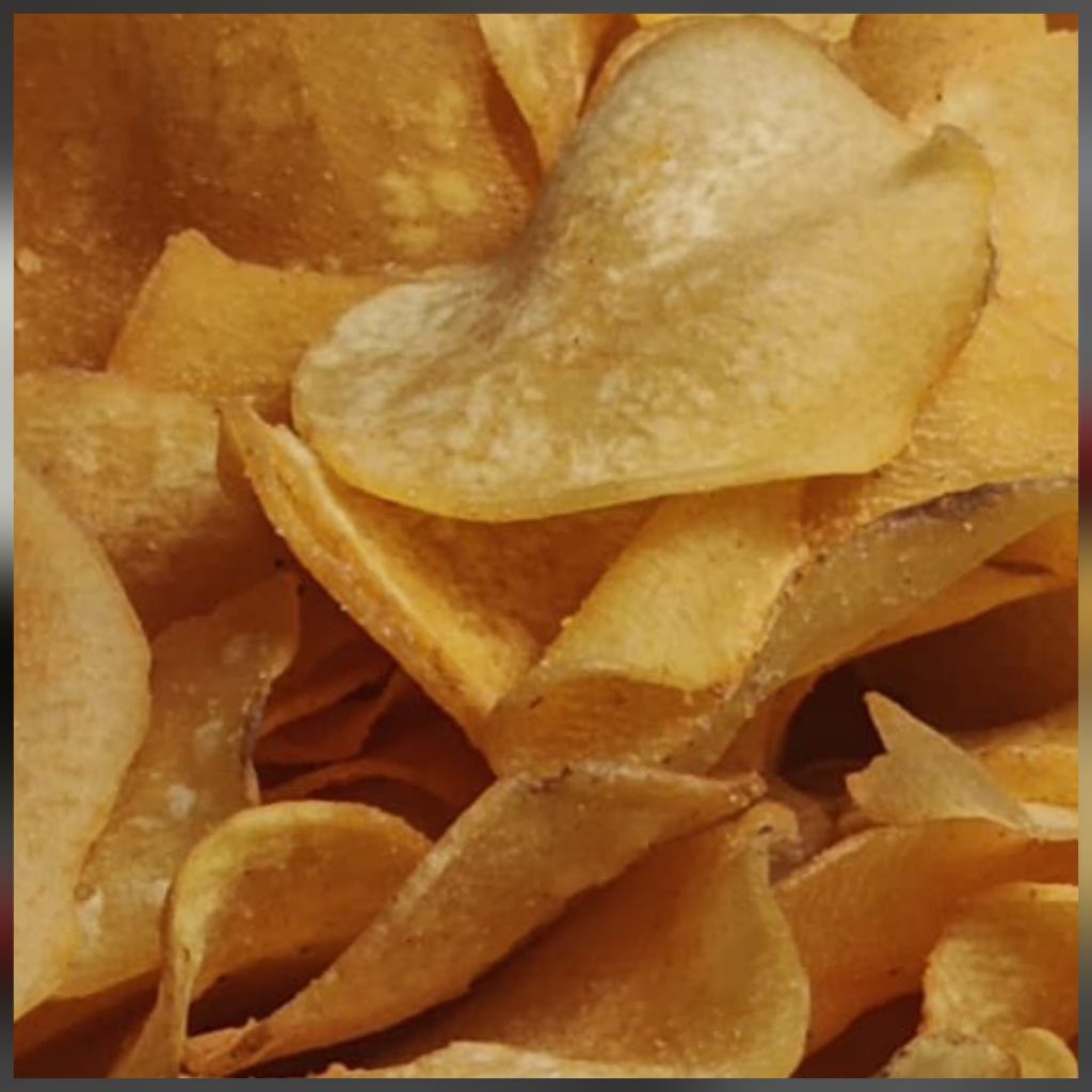 

keripik talas terbuat dari bahan berkualitas tinggi, enak, gurih dan renyah 500gr