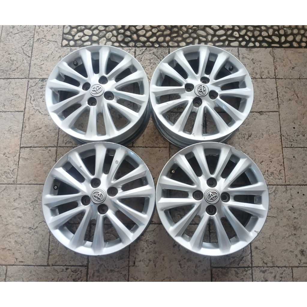 Velg Mobil Oem Etios Ring 15 Baut 4X100 Ori Copotan Second Like New Pnp Agya Ayla DLl