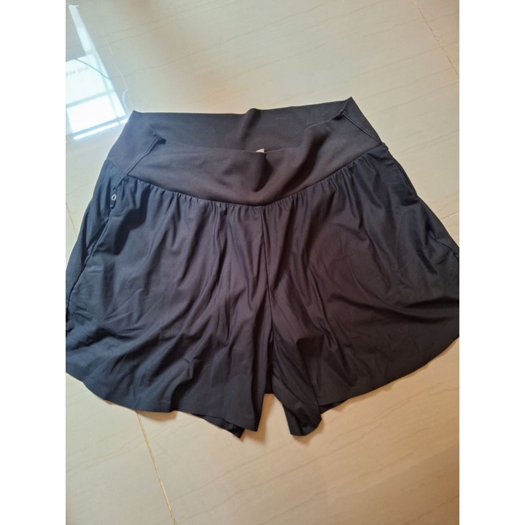 UNIQLO Celana olahraga wanita size XL