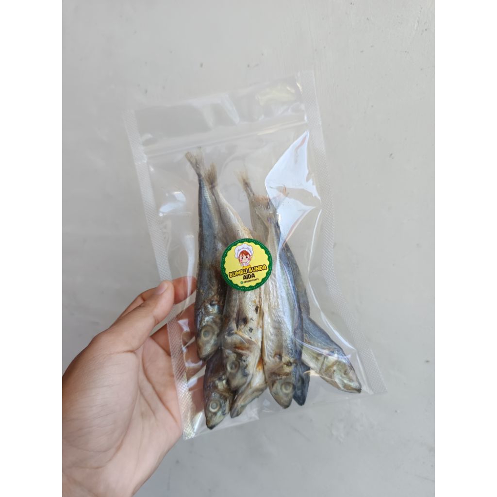 

Ikan Asin Klotok/layang benggol. Terjamin ikan asin freesh higienis berkualitas kemasan vakum 120grm