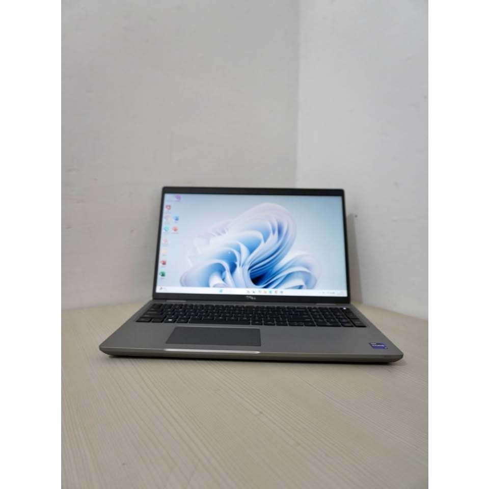 Dell Precision 3571 | Intel Core i9 Gen 12 | RAM 32GB SSD 1TB | Intel Iris Xe + NVIDIA RTX T600