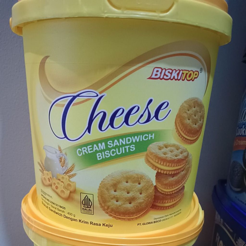 

Biskitop Cheese Cream Sandwich Biscuits 400gr