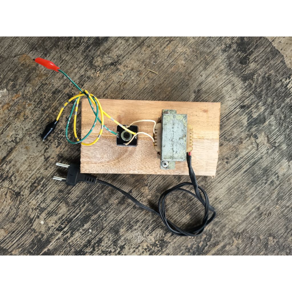 ALAT CAS AKI MOTOR/MOBIL 12VOLT 2AMPERE CHARGER AKI KERING/BASAH TRAVO CHARGER AKI