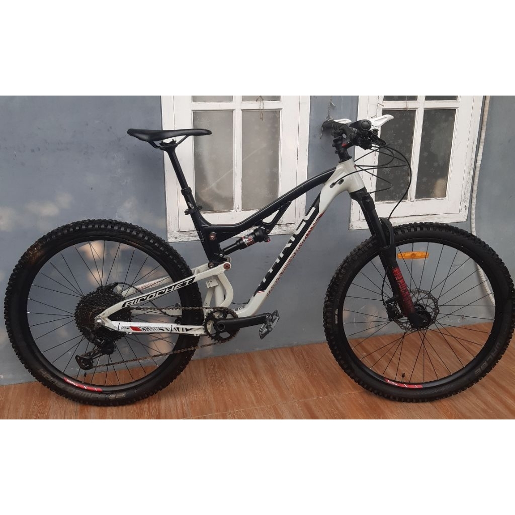Sepeda MTB Thrill Ricochet Elite T140 Size L 27.5 12s Deore XT