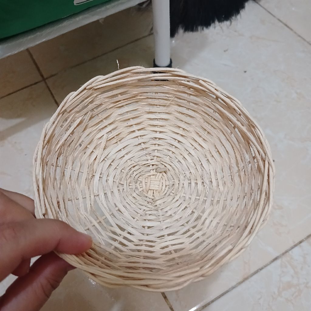 

Kerannjang Rotan Kayu Bambu Parcel Buah Sarang Burung Diameter 13cm