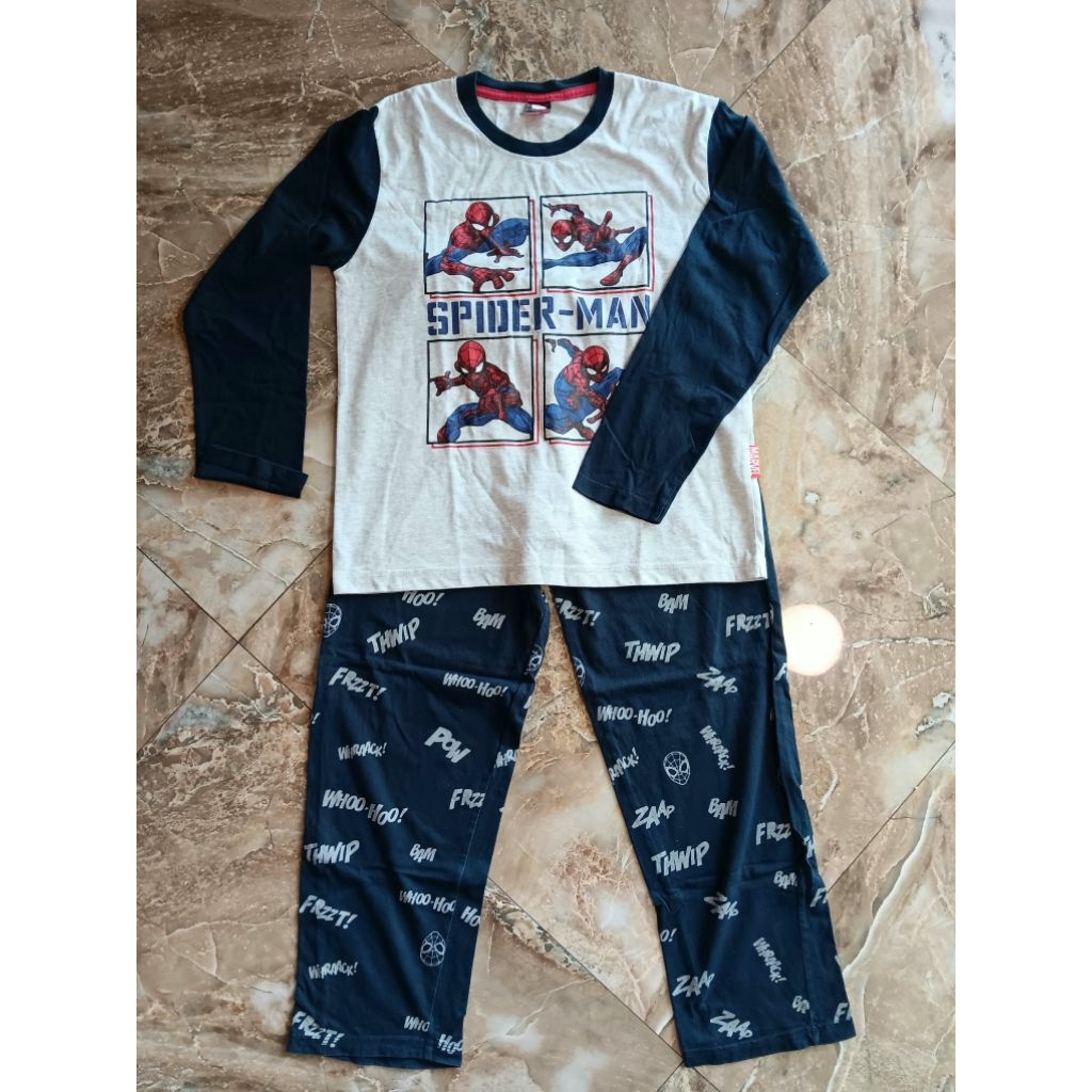 Preloved OneSet Baju Tidur Lengan Panjang Anak Laki Laki Nevada x Marvel