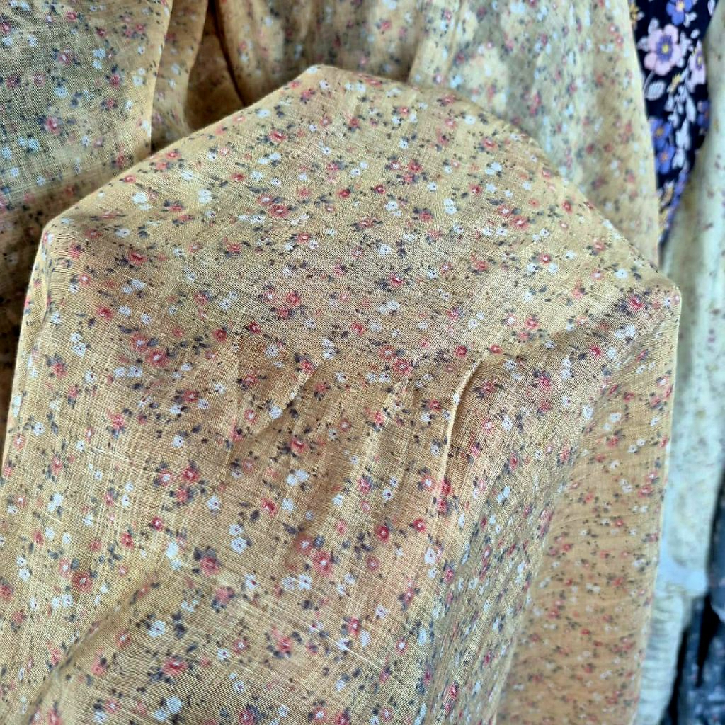 KAIN SILKY SEMI SUTRA PREMIUM MOTIF BUNGA KECIL - KAIN KATUN SILKY MOTIF BUNGA KECIL- KAIN MOTIF BUN