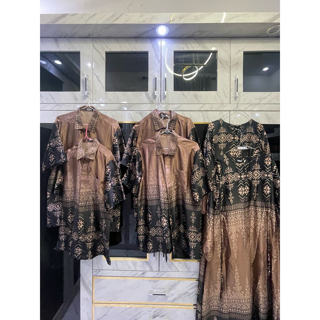 Jual Borongan Dapet 4 Baju Cowok dan 2 Cewek