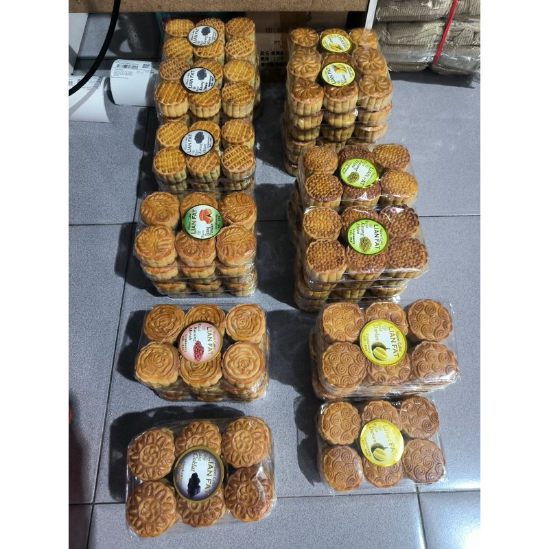 

Rajut jakrta MOON CAKE / KUE BULAN MINI HALAL LIAN FAT ASLI SINGKAWANG