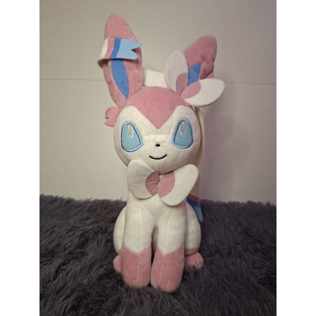 Boneka Pokemon Sylveon Banpresto