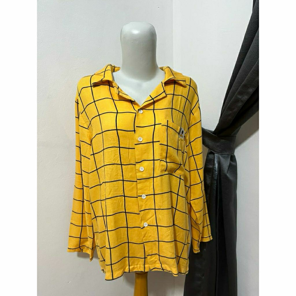 SPAO KEMEJA RAYON X SHINCHAN