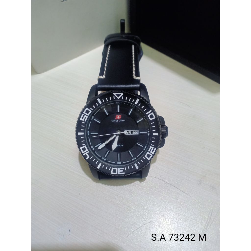 JAM TANGAN PRIA SWIS ARMY S.A 73242 M TGL HARI AKTIF ORIGINAL KULIT WATER RESISTANT 3 ATM