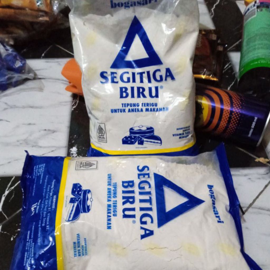 

tepung segitiga biru 1kg