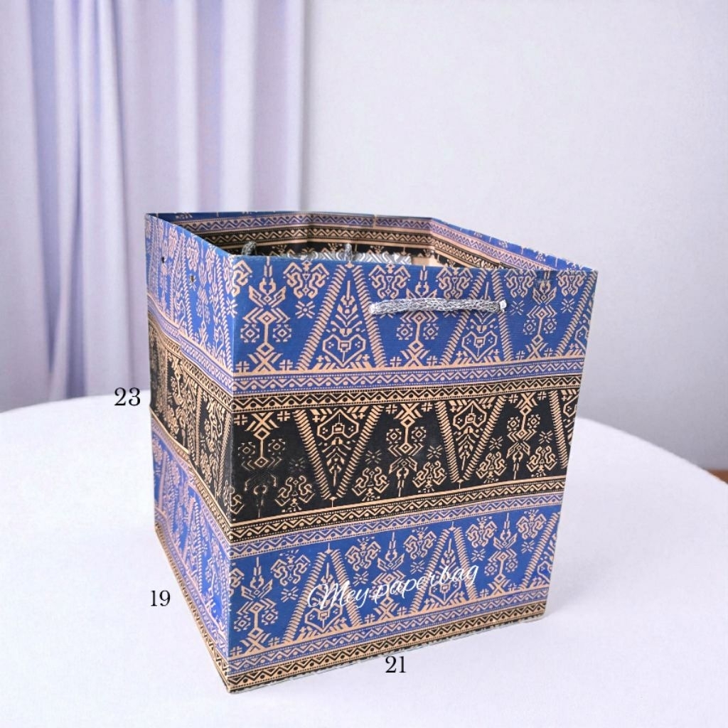 

Isi 12 (1 LUSIN) Paper Bag Motif dan Polos Uk R8 21x19x23