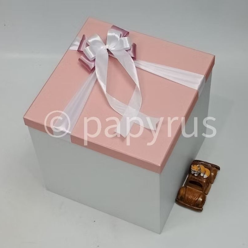 

PAPYRUS Kombinasi 30x30 Tinggi 30cm Kotak Kado Gift Box Hardbox Hampers Hadiah V2