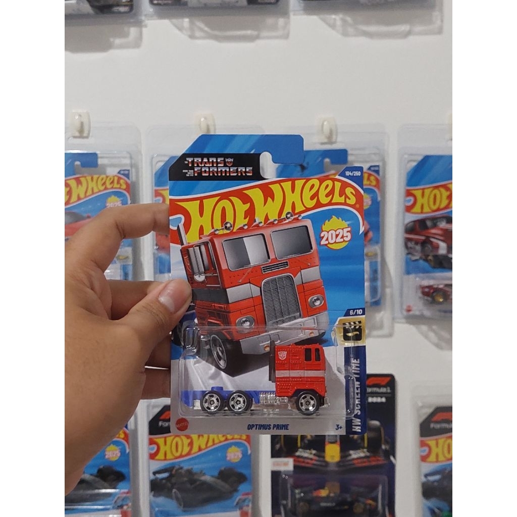 Hotwheels optimus prime
