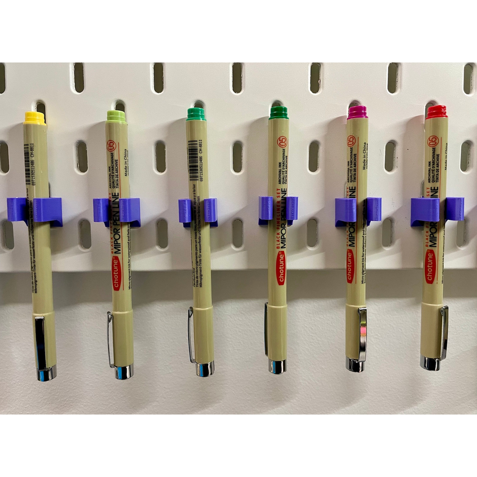 

3D Print Stand Holder Klip dan Dudukan Tempat Pensil Pegboard Papan Berlubang