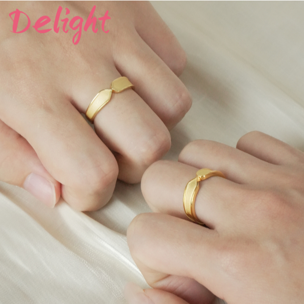 Delight Cincin pasangan emas polos Cincin berlapis emas 22K Cincin pasangan untuk pria dan wanita