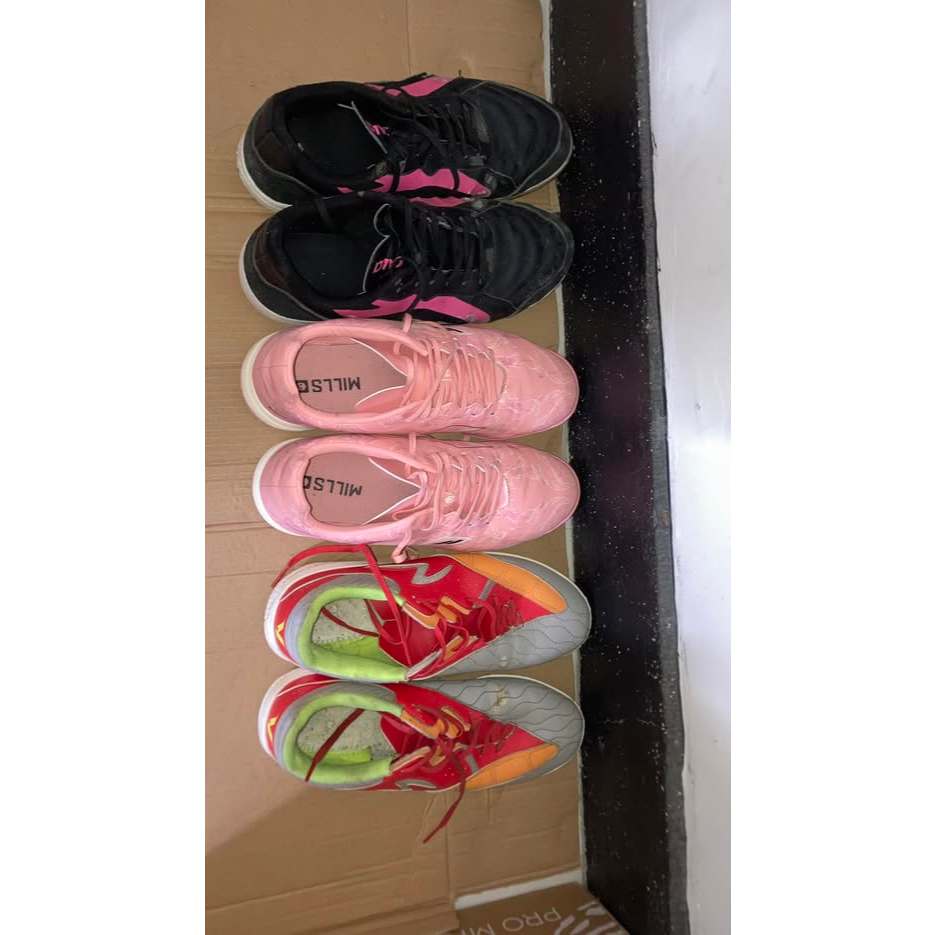 Sepatu bekas futsal ori murah