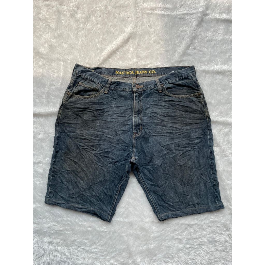 Celana pendek nautica