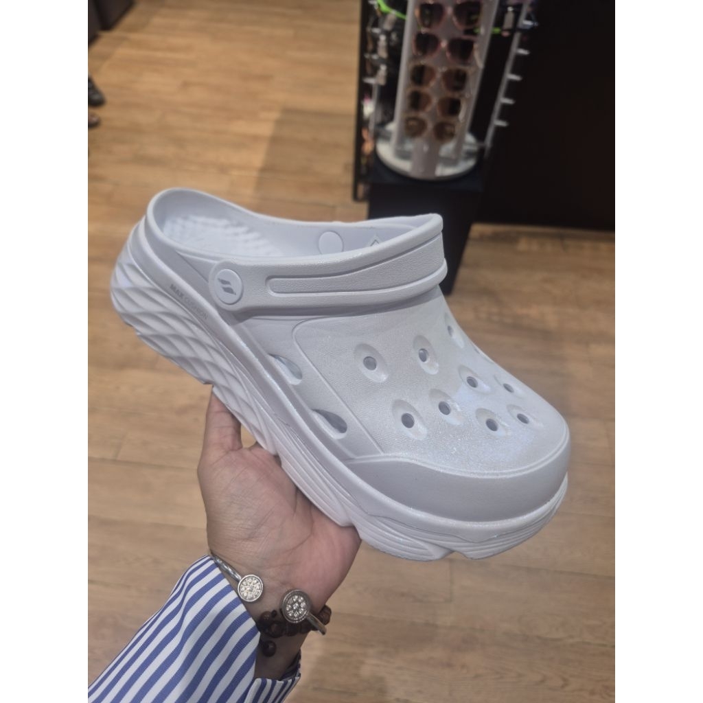 Skechers foamies women