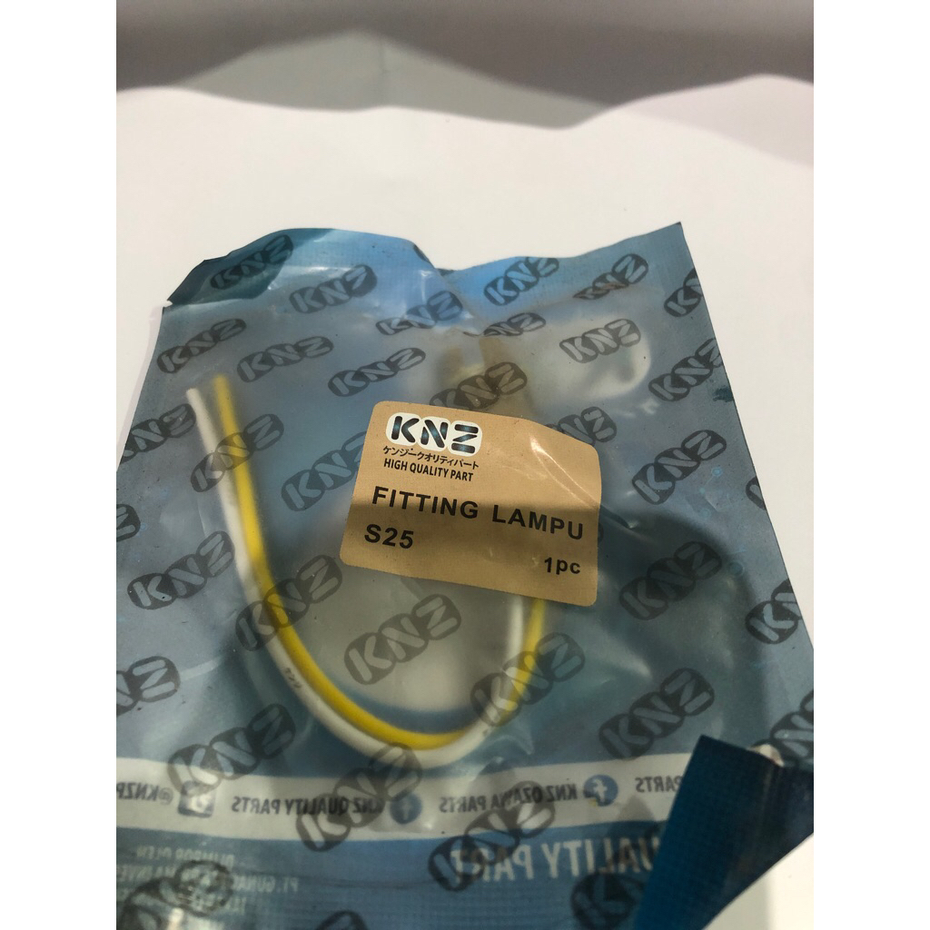 FITING LAMPU BELAKANG MERK KNZ