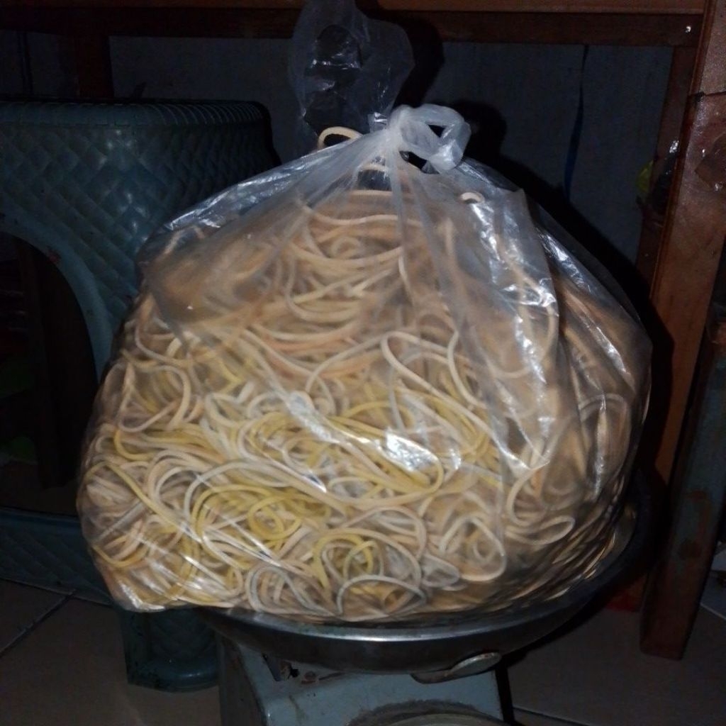 karet gelang ex ikat plastik Aa harga per 100 gram (100 pcs)