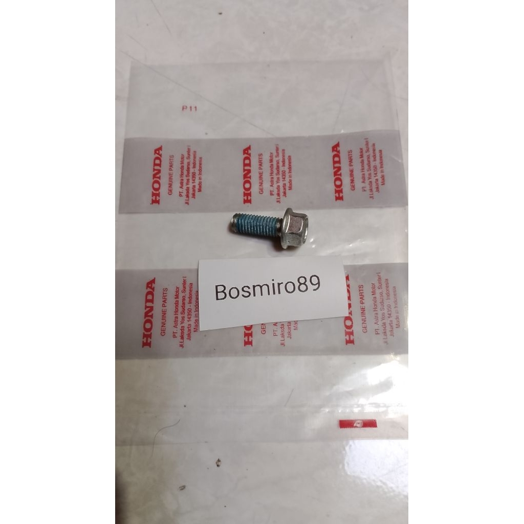 baut dudukan tahanan kaliper cakram rem depan Honda pcx