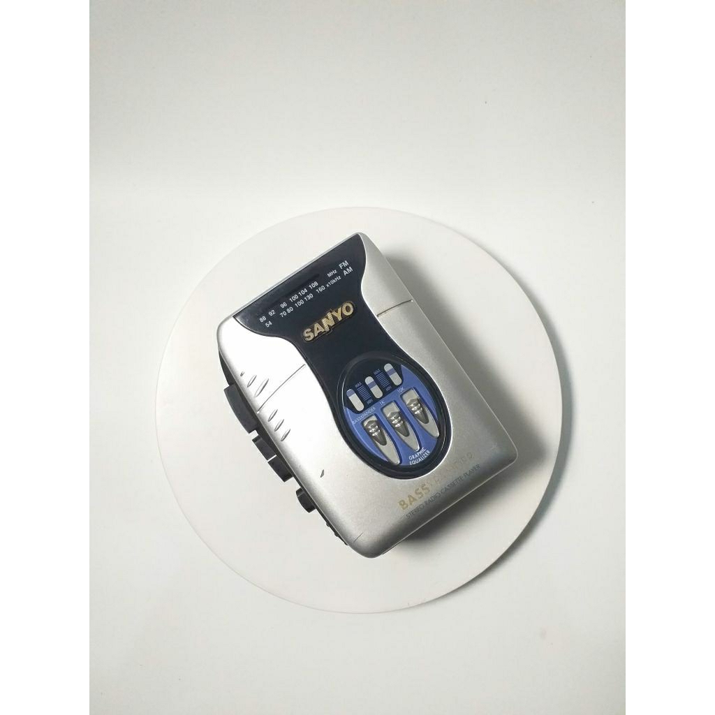Walkman Sanyo BASSXPANDER Pemutar Kaset Pita