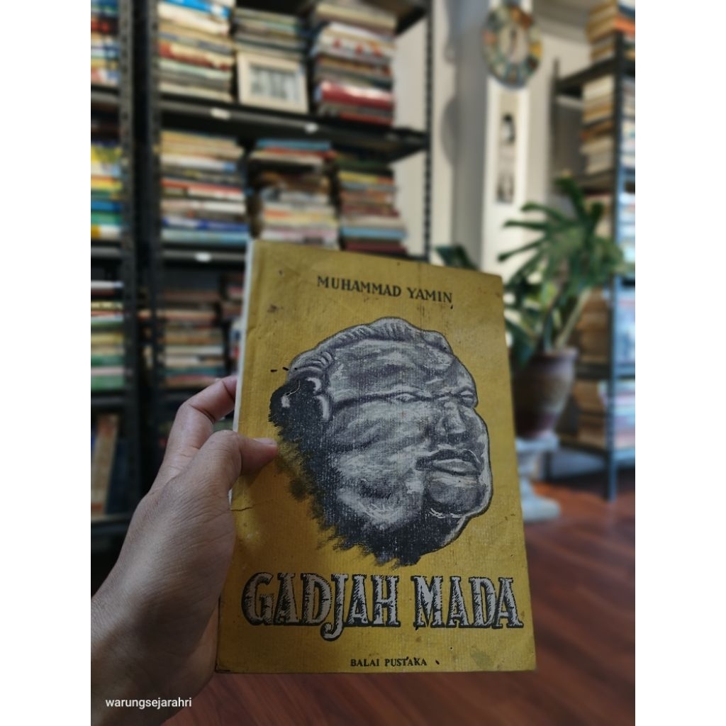GADJAH MADA - Muhammad Yamin