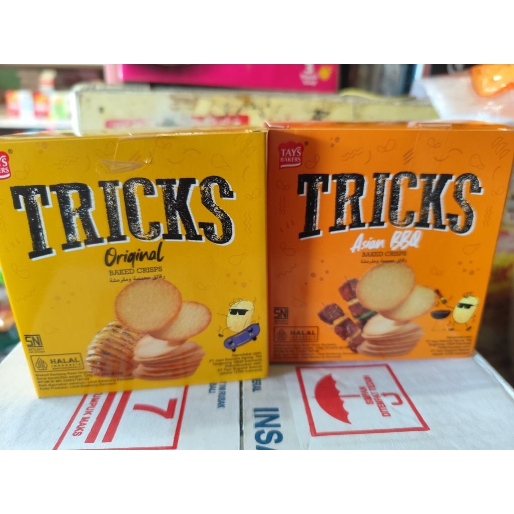 

biskuit tricks 1 kotak isi 10pc