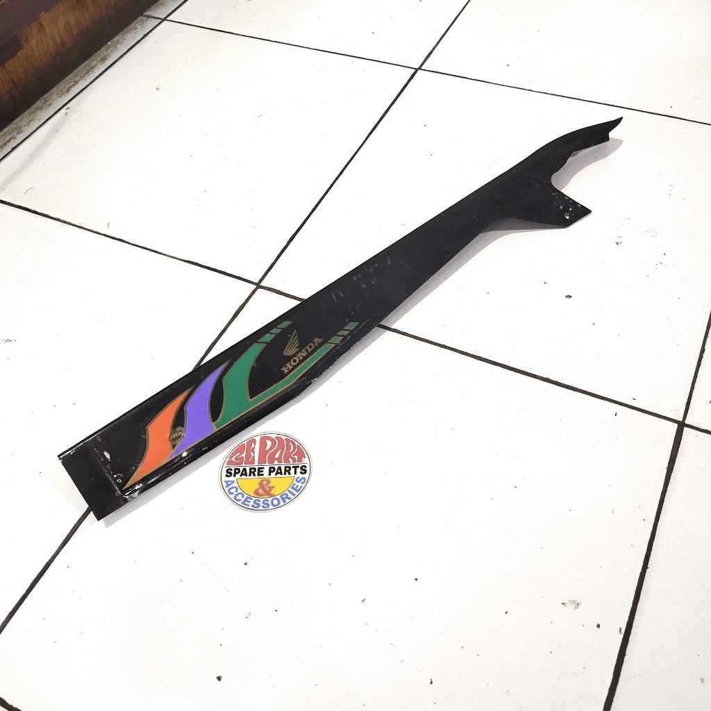 Tutup rantai Honda CB100 CB GL100 GL ketengkas rante besi plat
