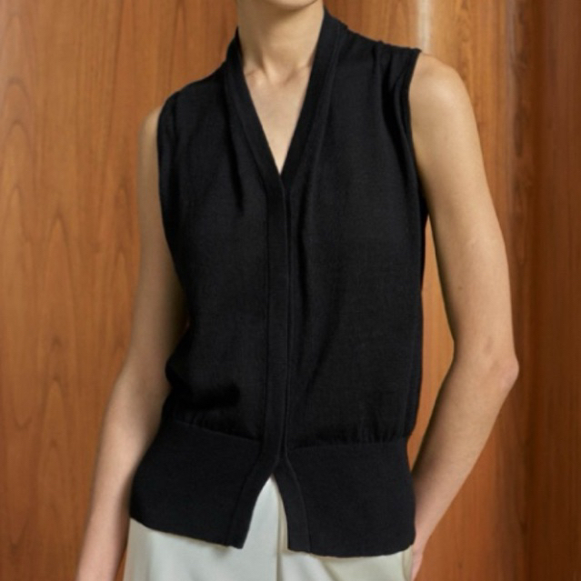 LIKE NEW - Rielle Top Black Duma Exclusive Basha