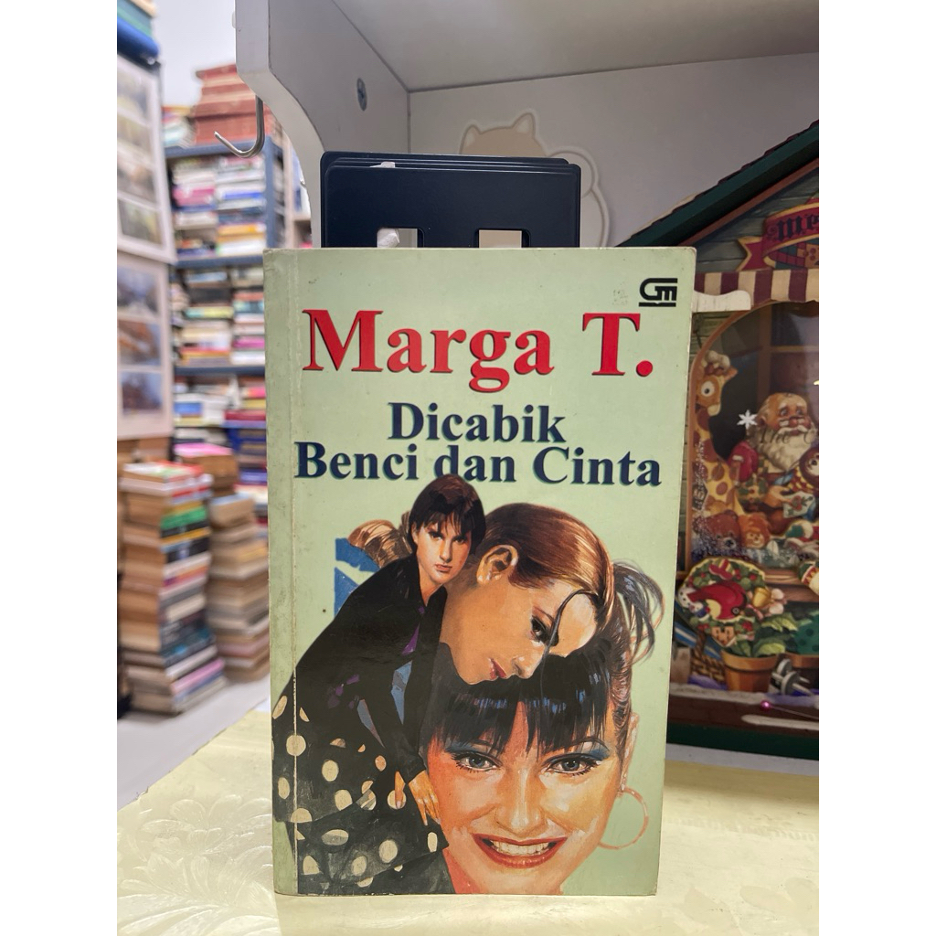 NOVEL MARGA T DICABIK BENCI DAN CINTA
