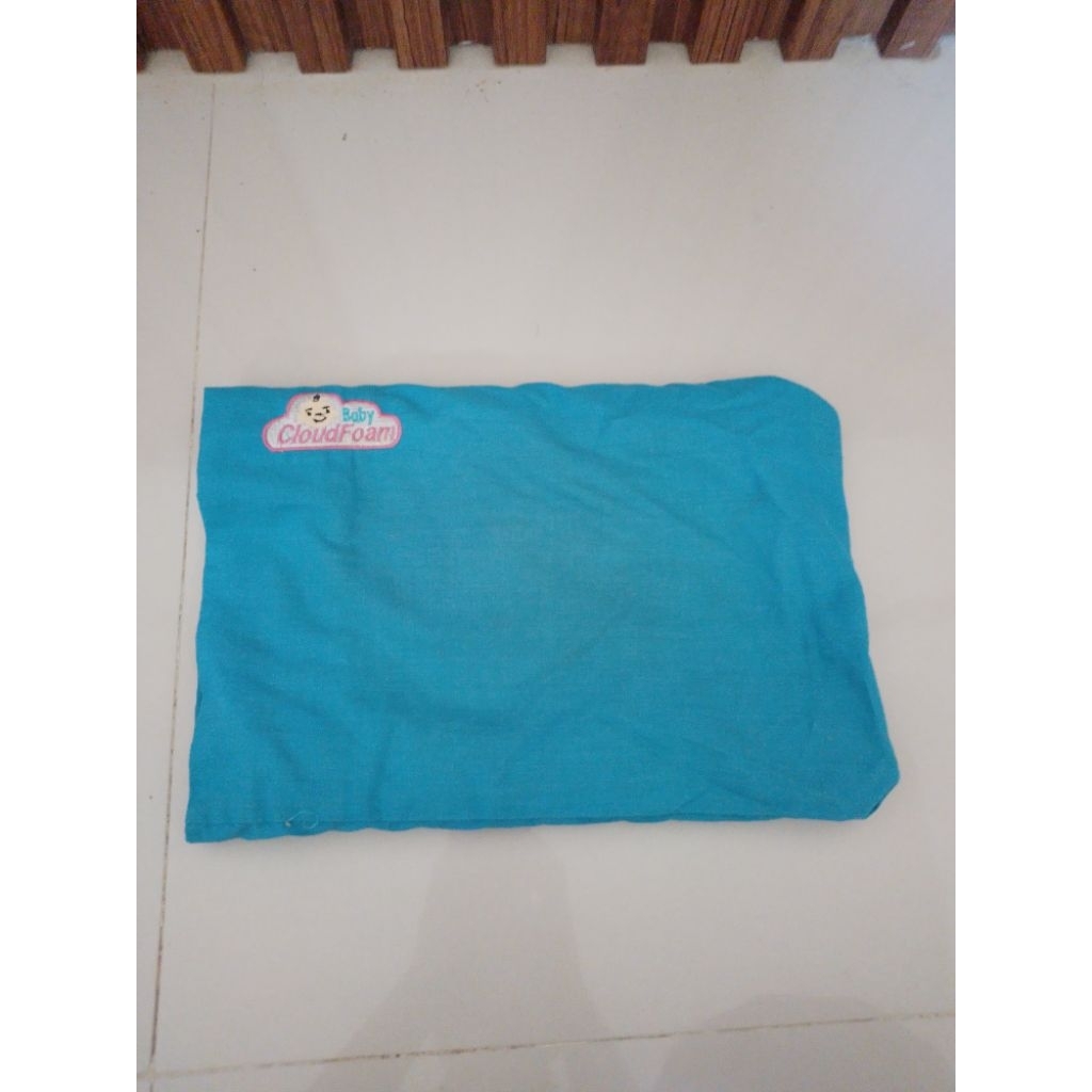 Preloved Baby cloudfoam bantal anti peyang