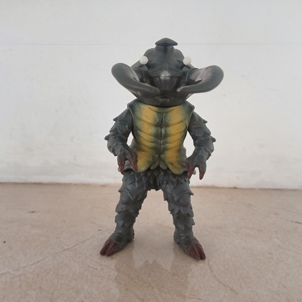 bandai kaiju ultraman antlar