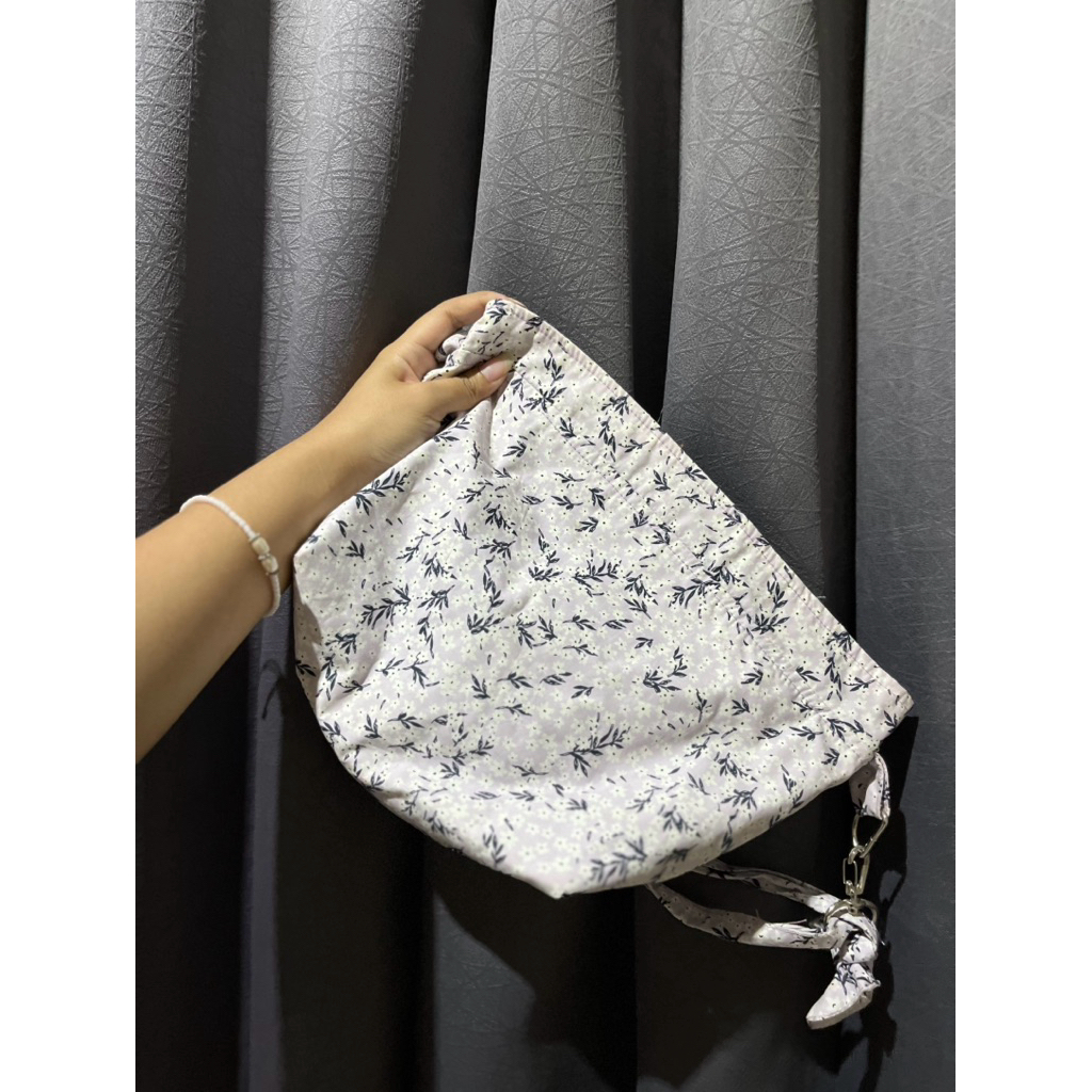 preloved tas bahu warna ungu motif bunga
