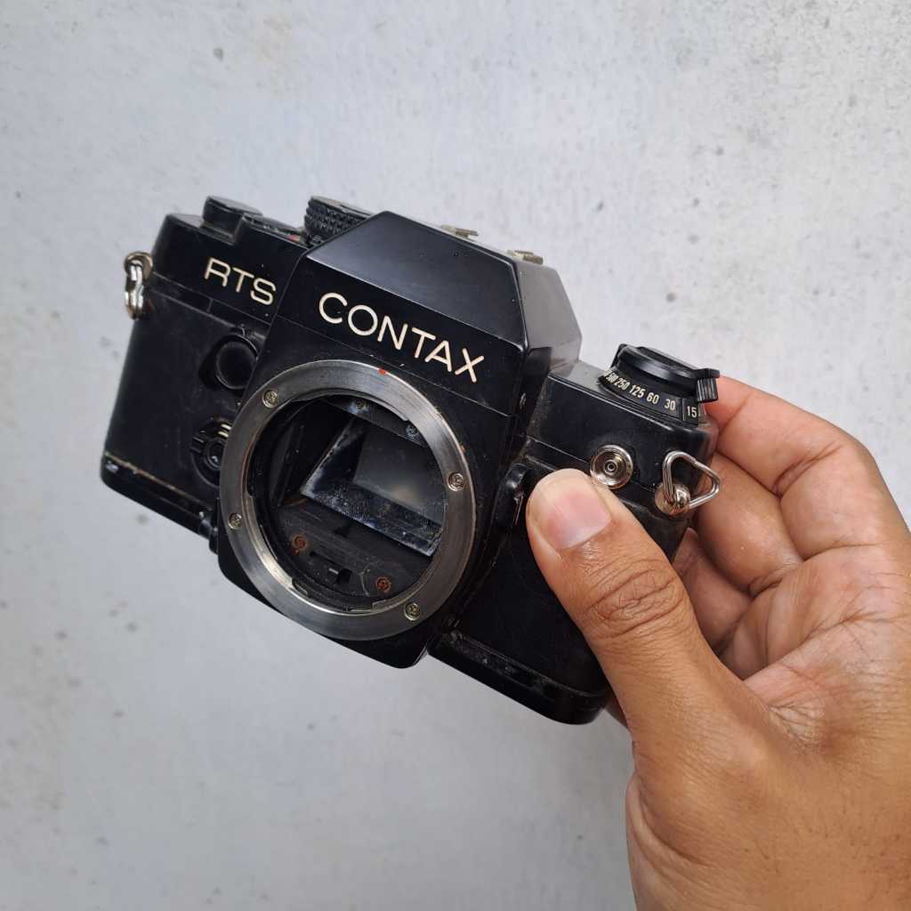 Kamera analog Contax RTS II kamera film 135 not Nikon FM2 , FM3a , F2 , F3 ,FE2 , minolta , pentax