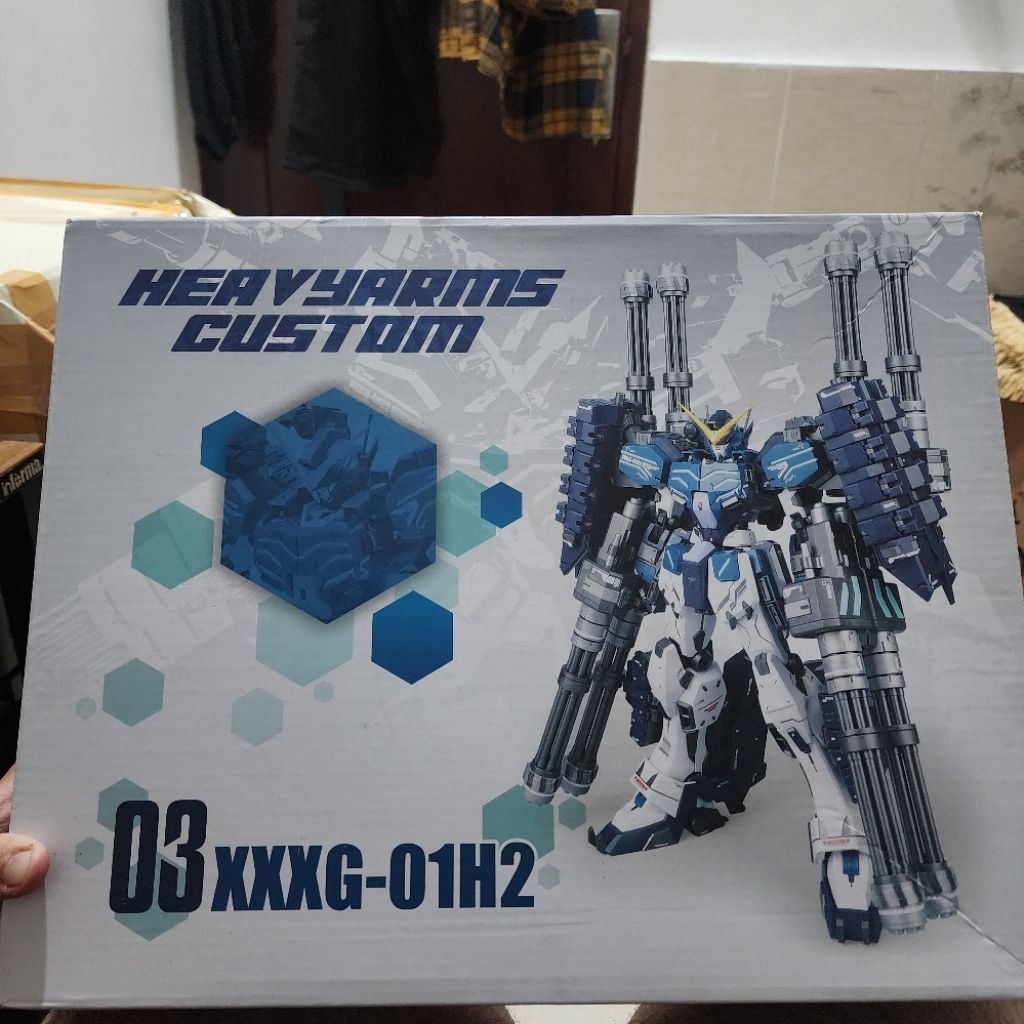 GUNDAM 1/100 MG HEAVYARMS SUPERNOVA