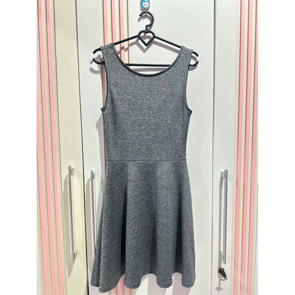 Preloved H&M Dress / Gaun Wanita