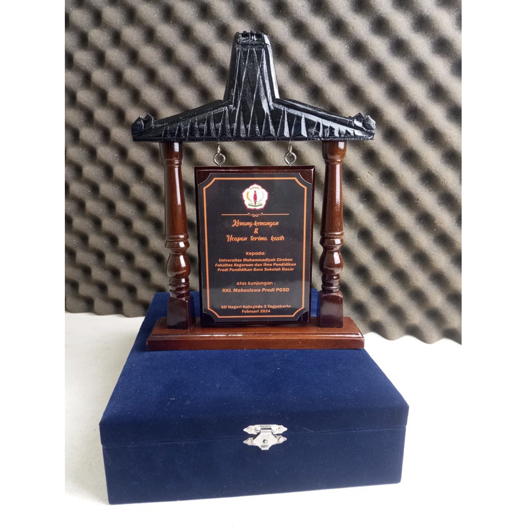 PLAKAT KAYU JOGLO + BOX BLUDRU CUSTOM